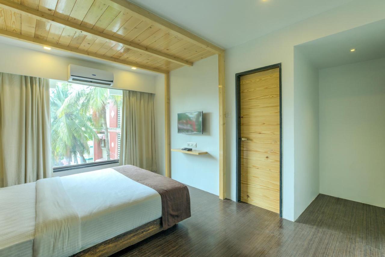 Crown Inn Panvel Esterno foto