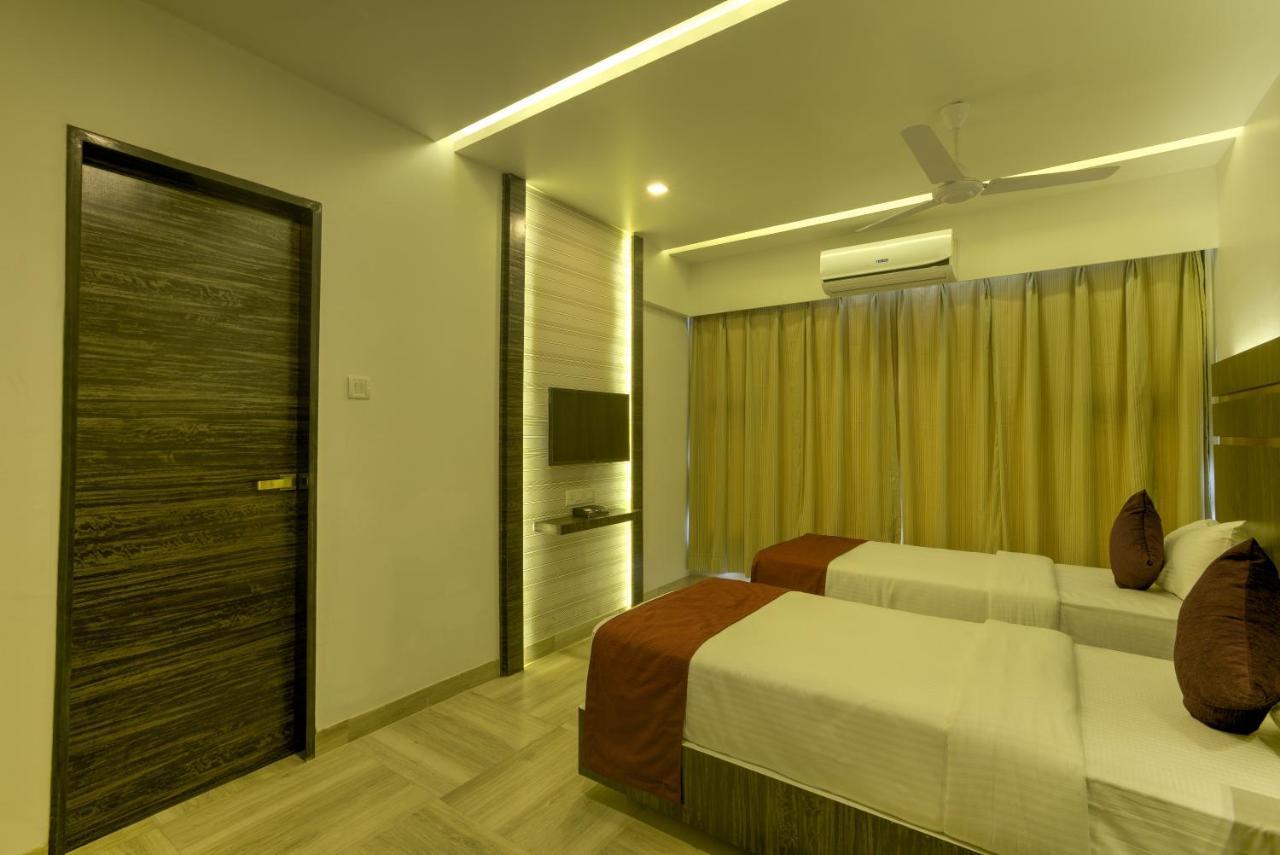 Crown Inn Panvel Esterno foto